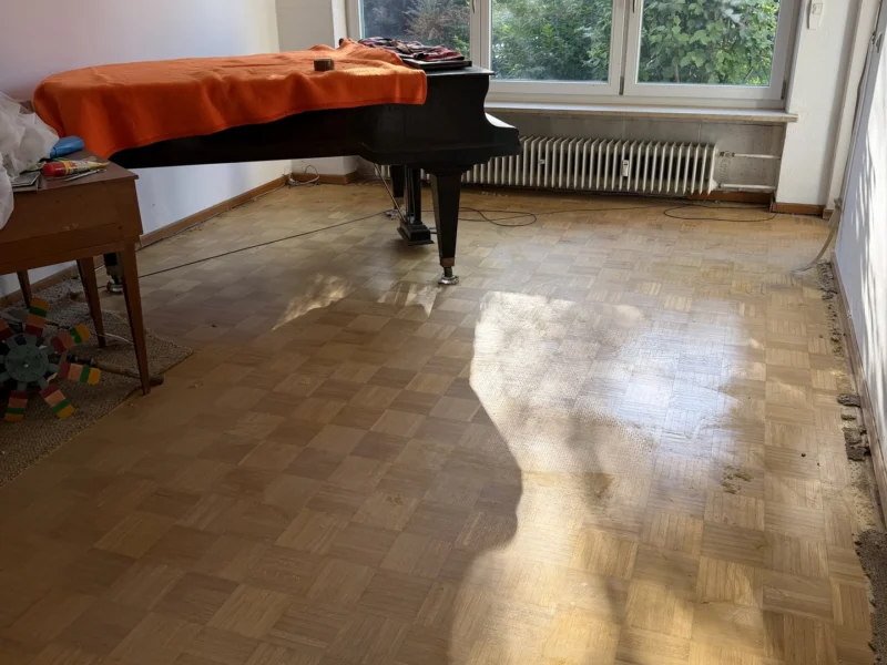 Wohnraum nach der Räumung in Arget-Sauerlach, der Flügel bleibt, 29.09.2026